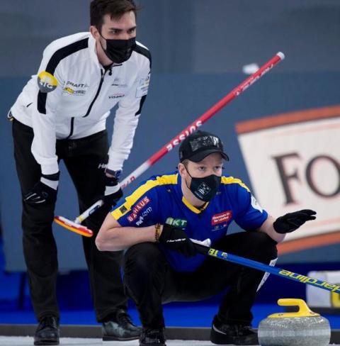 男子冰壶世锦赛决赛瑞典胜苏格兰 三连冠达成