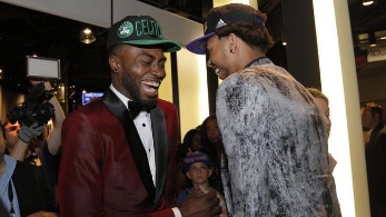 NBA东西部周最佳 布朗和英格拉姆分别当选