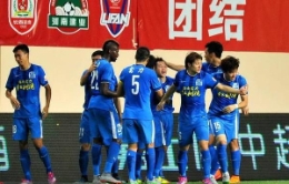 中超-近8轮首胜！富力2-1舜天 博基拉绝杀