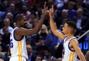 库里阿杜成NBA新王炸 勇士无敌？仍有一硬伤