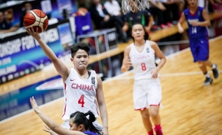 U18中国女篮大胜中华台北进决赛 李月汝20分17板