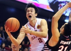 29分12板全场高呼MVP 小丁拼到透支展领袖风采