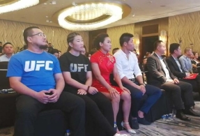 UFC官宣闫晓楠武亚楠正式加盟 11月上海站首秀