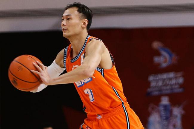 曝汤杰和于长春离开福建男篮 寻找新下家