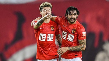 中超-杨立瑜破门艾克森锁定胜局 广州2-1泰山