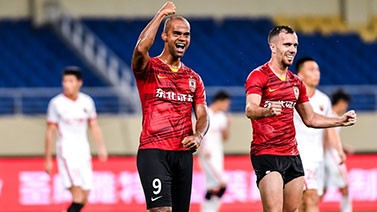 中超-儒尼奥尔双响导演翻盘 亚泰2-1海港