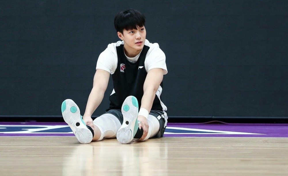 胡明轩放弃NBA打球机会 继续留任广东队