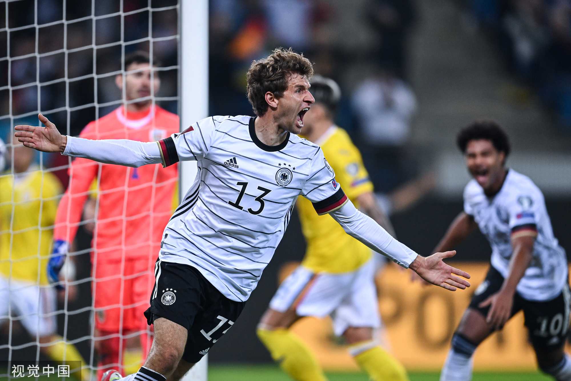 世预赛-格纳布里穆勒建功 德国2-1逆转罗马尼亚