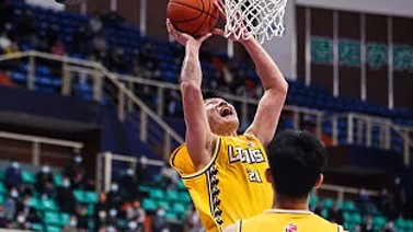 赵岩昊29分王子瑞20分 广厦三少爆发轻取同曦
