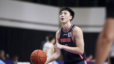 易建联复出周鹏24分 广东逆转战胜深圳获6连胜