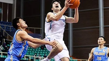 李原宇17+11李江淮空砍29分 青岛送福建4连败