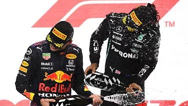 F1车手积分榜-维斯塔潘仅领先汉密尔顿8分