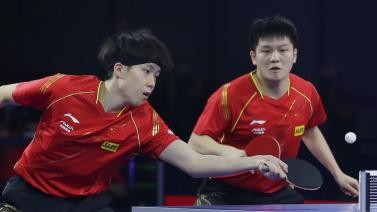 世乒赛中国男双喜忧参半 樊振东组合2比3惜败出局