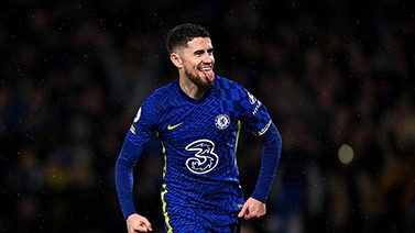 英超-若日尼奥双响+补时绝杀 切尔西3-2利兹联