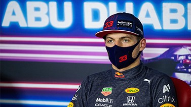 F1阿布扎比站-维斯塔潘勇夺杆位 汉密尔顿头排发车