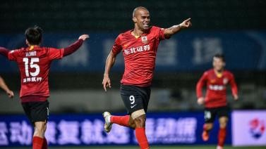 中超-埃里克扳平儒尼奥尔反超 亚泰2-1逆转广州城
