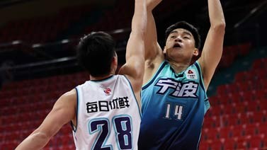 威尔斯33+8王睿泽15分 青岛大胜宁波取得3连胜