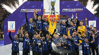 意超杯 桑切斯绝杀劳塔罗点射 国米2-1尤文夺冠