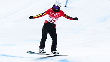 冬奥会单板女子障碍追逐赛 中国小将第30名晋级