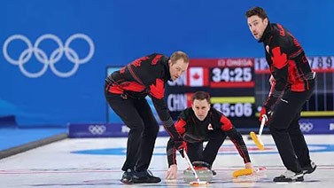 冬奥男子冰壶中国队不敌加拿大 遭循环赛三连败