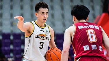 辽篮力压广厦重返榜首 竞争常规赛冠军占先机
