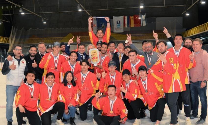 冰球——世界男子锦标赛：中国队乙级夺冠 重返甲级组