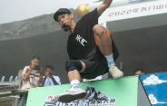 张家界天门山“云纵天梯”跑酷大赛顺利完赛