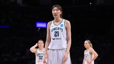 WNBA季后赛上演中国德比 韩旭李月汝首轮相遇