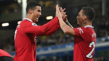 英超-C罗替补斩获俱乐部700球 曼联2-1逆转埃弗顿