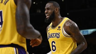 NBA-快船6人上双险胜湖人 詹皇20+10+6小卡替补14+7