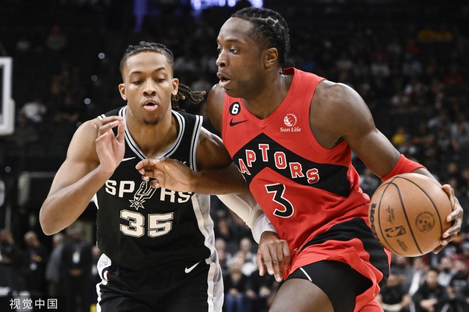[图]NBA-西卡三双猛龙狂胜43分 马刺客场崩盘罕见惨败