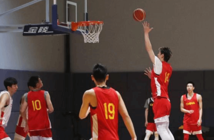 中国男篮上海集训：新主帅、新球员带来新体验