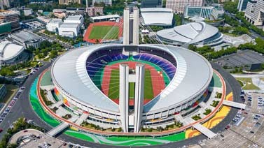 杭州亚运会足球决赛场迎来高水平赛事首秀