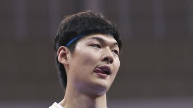 王哲林33+12闫鹏飞12分 上海胜肯帝亚总分1-0