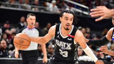 爱德华兹33分琼斯21+10+12 森林狼大胜马刺