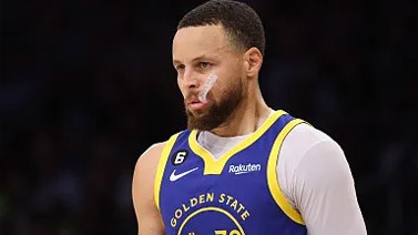 库里拿下30+三双数据 升至NBA季后赛得分榜第12