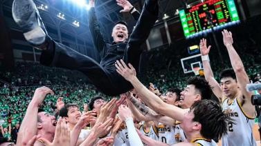 杨鸣执教三年两次夺冠 球员生涯15年只夺一冠