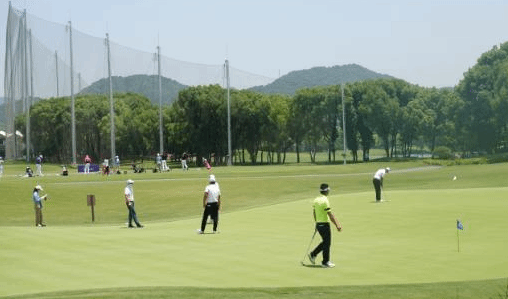 西湖国际高尔夫公开赛落幕 刘恩骅赢职业首冠