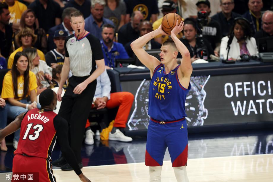 [图]约基奇27分 掘金击败热火拿下NBA总决赛开门红
