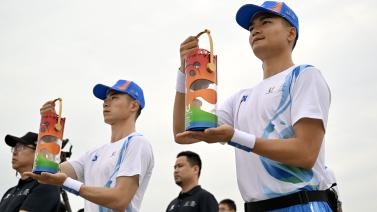 大运会火炬传递启航仪式在成都举行
