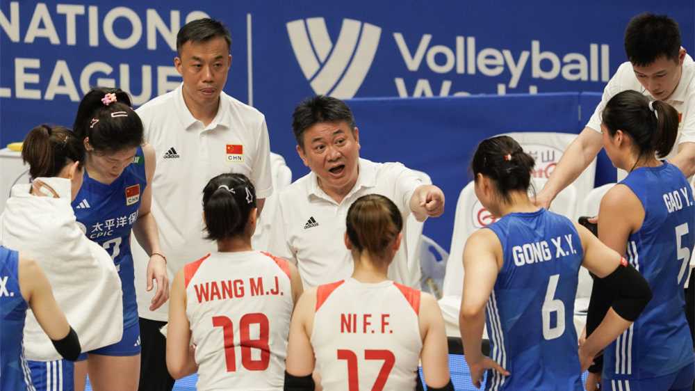 中国女排主教练蔡斌：只争朝夕 希望年轻队伍尽快成长