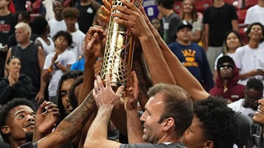 骑士大胜火箭NBA夏季联赛夺冠 莫布利获得决赛MVP