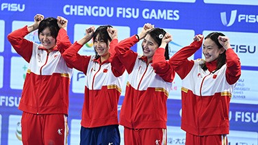 中国游泳队一晚夺3金 “蛙王”“蝶后”双双夺冠