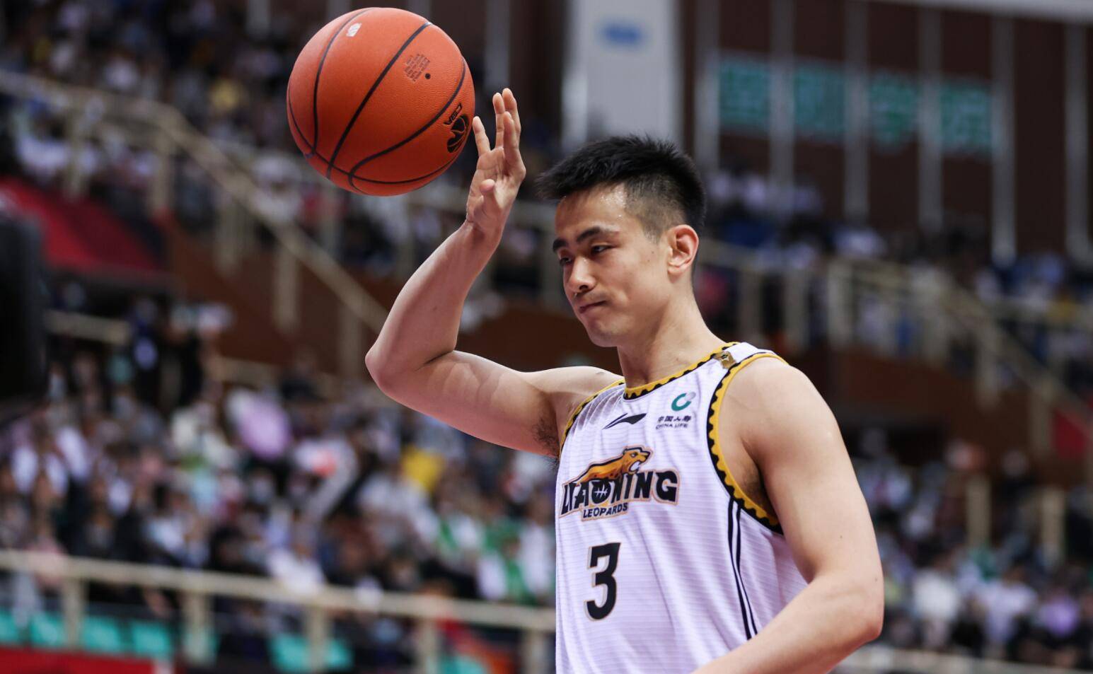 CBA综合：赵继伟收获职业生涯首个“三双” 新疆、浙江继续领跑