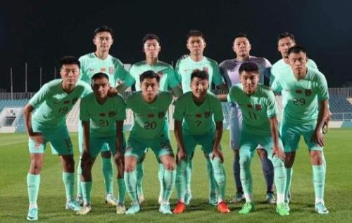 中国男足热身赛1:2不敌中国香港队