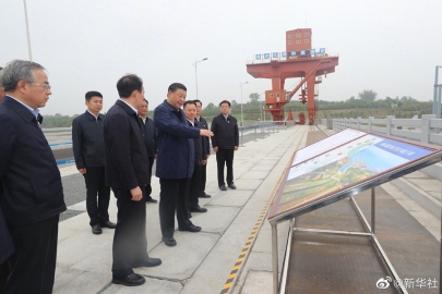 习近平在南阳市淅川县考察南水北调工程