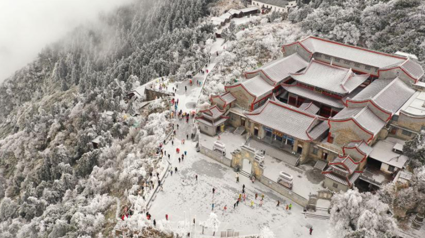 湖南衡阳：冰封南岳 银装素裹