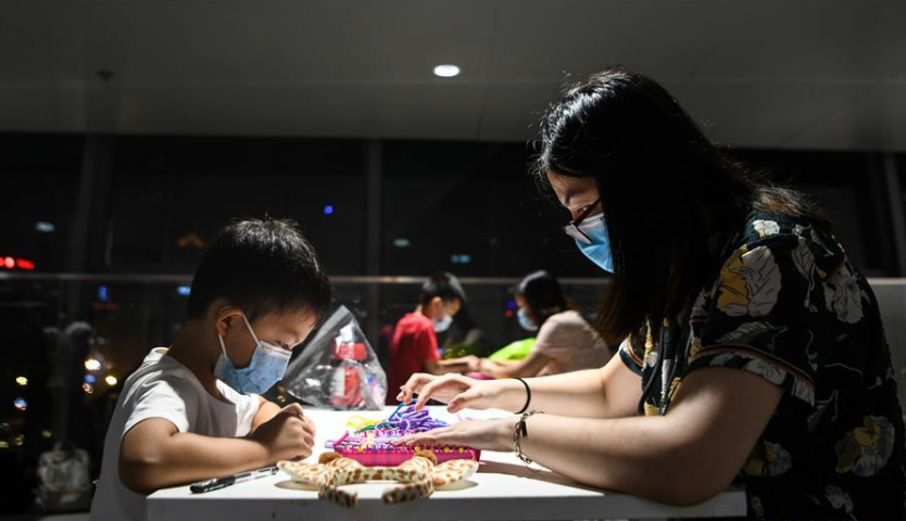成都：夜游博物馆乐趣多