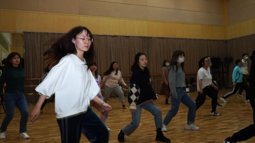 上海市民艺术夜校开学