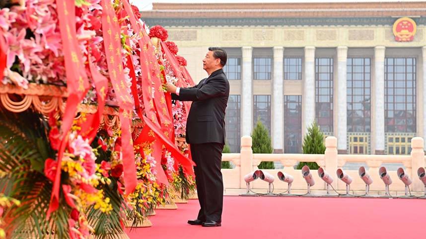 习近平等出席烈士纪念日向人民英雄敬献